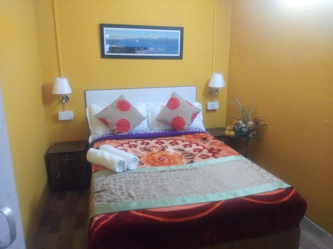 Beverly Hills Home Stay Dardzsiling Kültér fotó